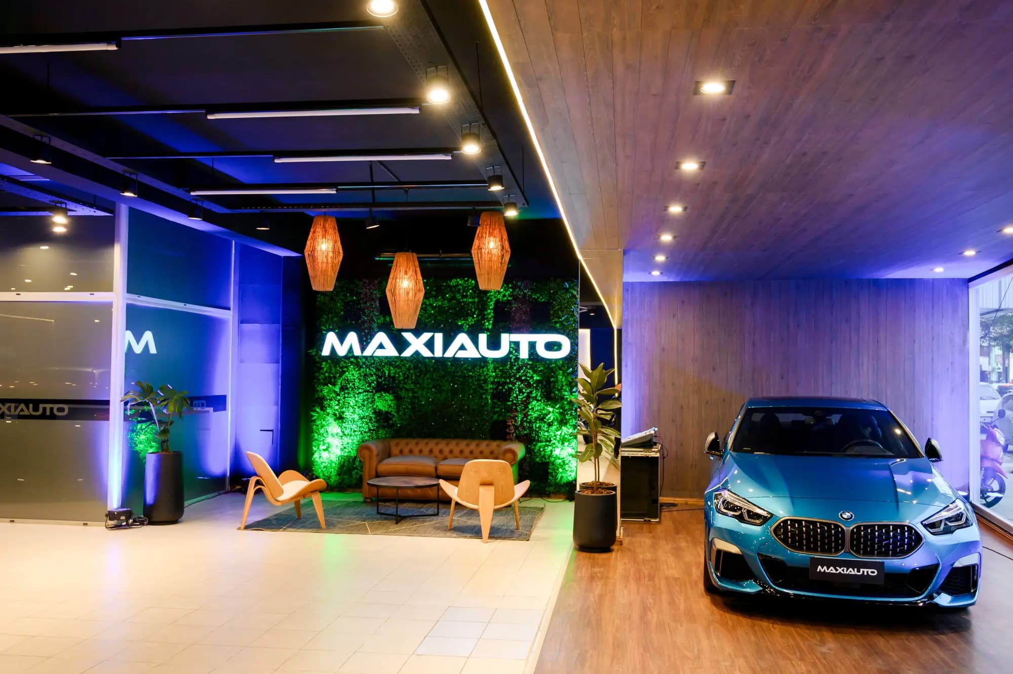 MAXIAUTO Showroom Premium